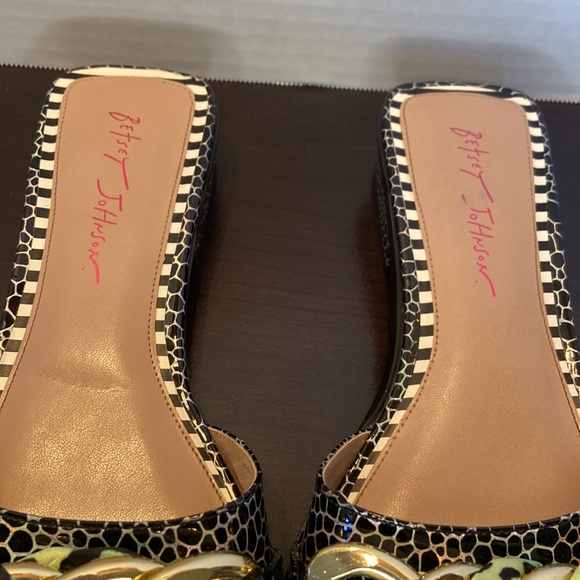 Betsy Johnson Miley Chain Slip On Sandals Size 10 - Picture 6 of 13